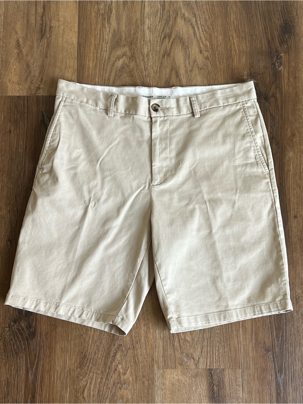 Old Navy Ultimate Slim Built-In Flex Khaki Shorts 36